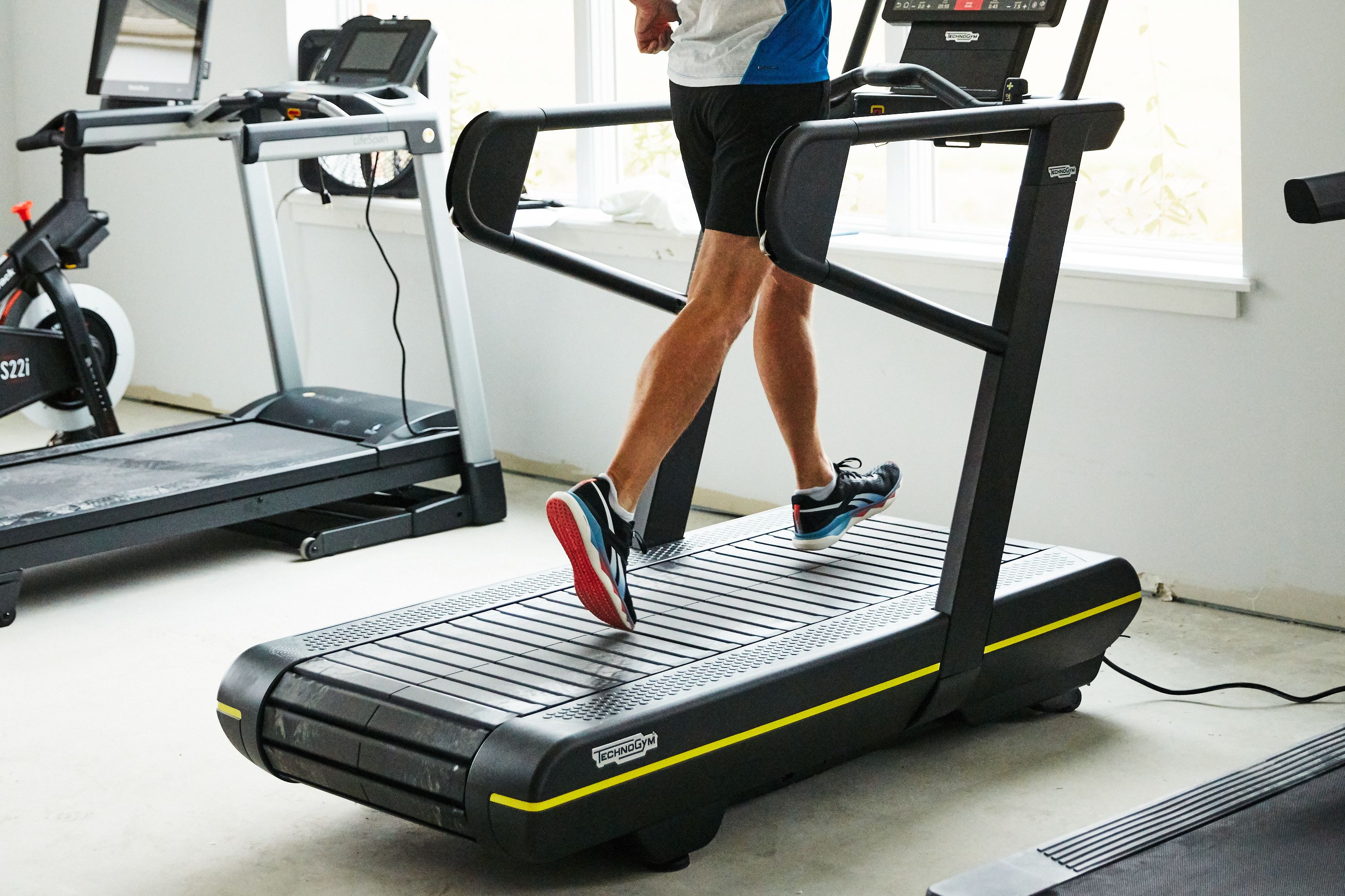 How to Actually Enjoy Treadmill Running This Winter